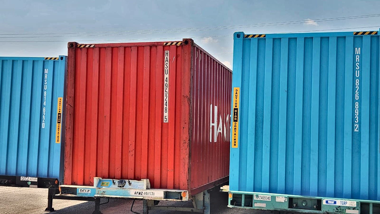 Containers staged on chassis - RAJO Transportation